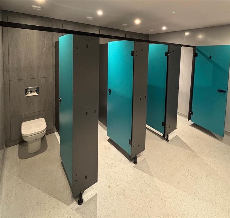 Mirage toilet cubicles